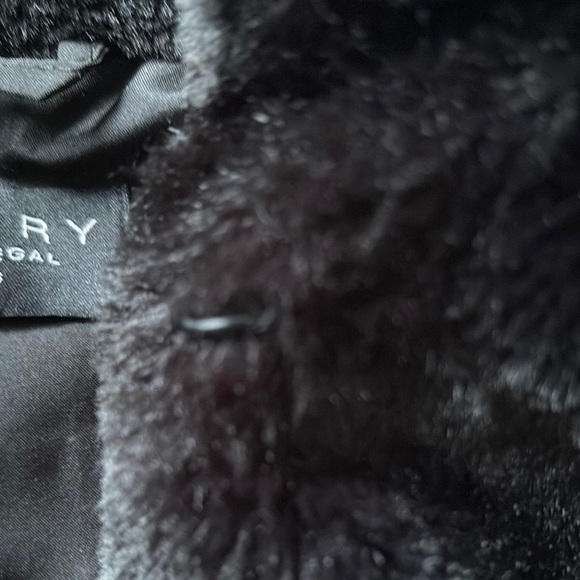 Elegant Black Faux Fur Cropped Jacket, Laundry by Shelli Segal, M - Picture 6 of 11